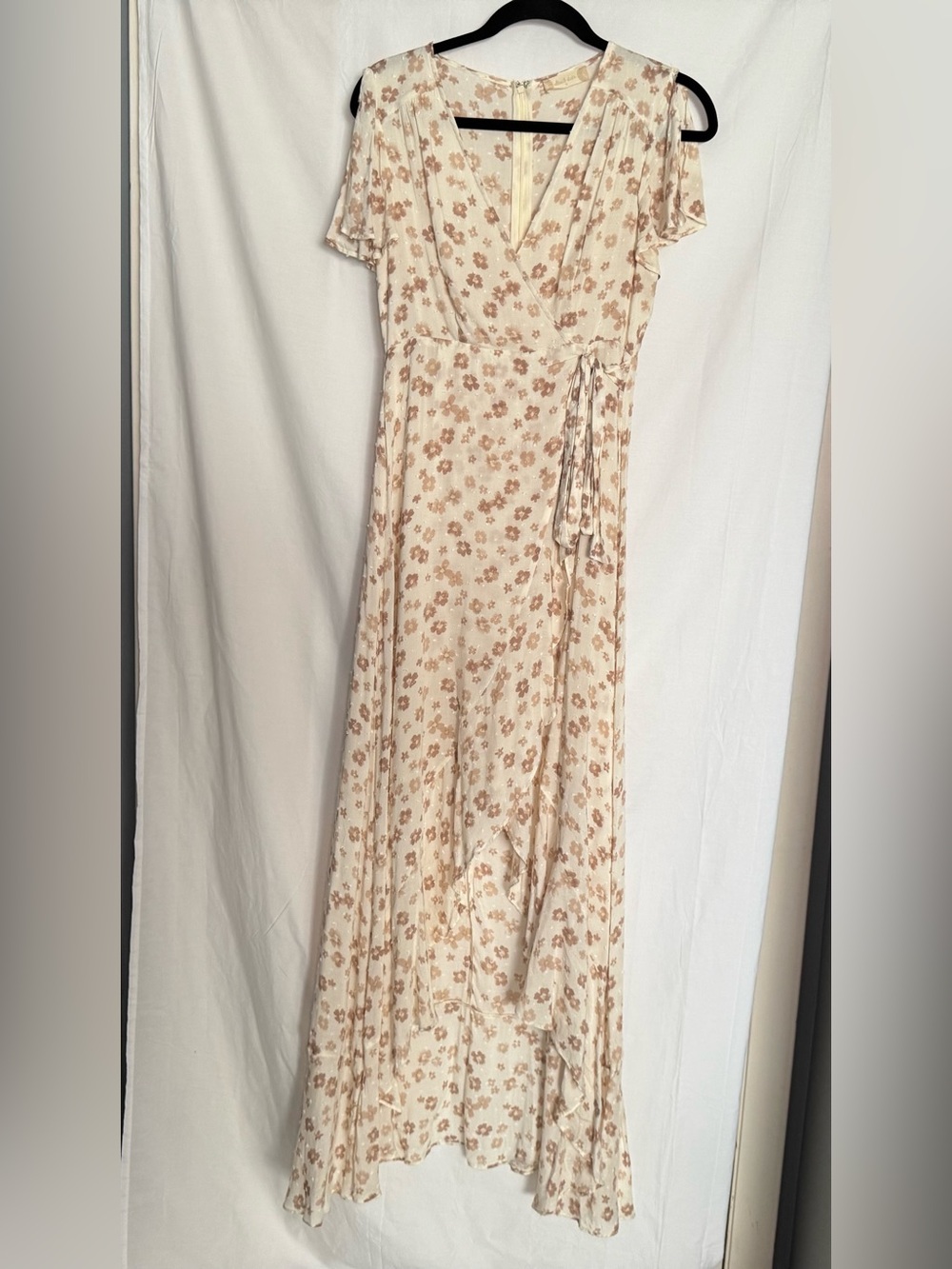 Altar'd State Floral Swiss Dot High-Low Maxi Faux Wrap Dress Cream Mauve Small - Picture 2 of 12